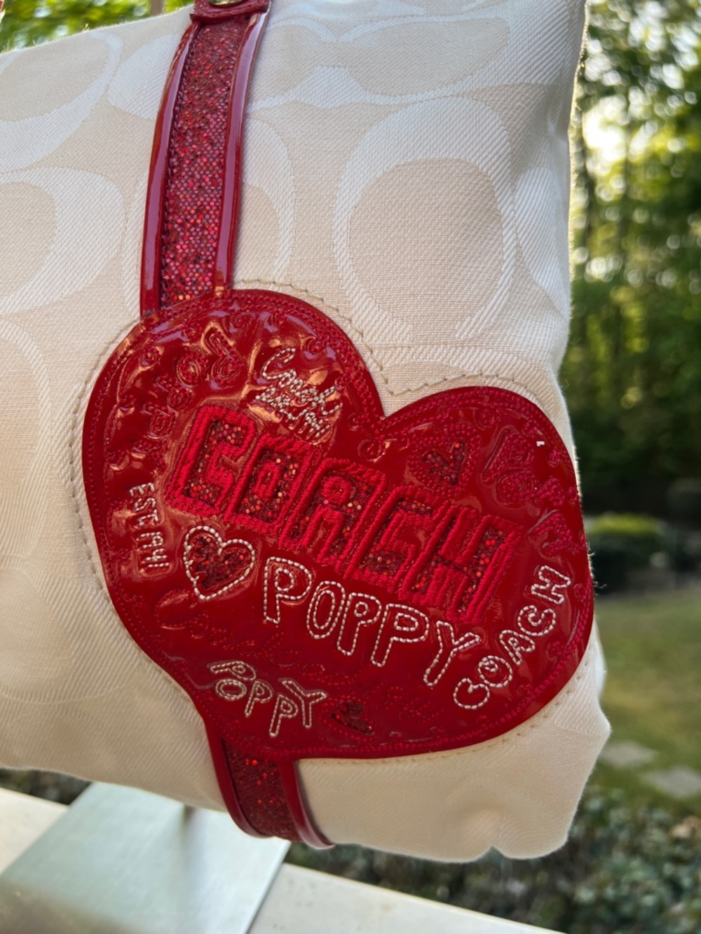 Coach Poppy RARE LIMITED EDITION Heart with Dust bag EUC - Picture 10 of 16